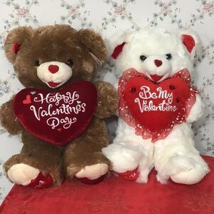VALENTINES Collector Classics bundle of 2 loving bears for your sweeties.